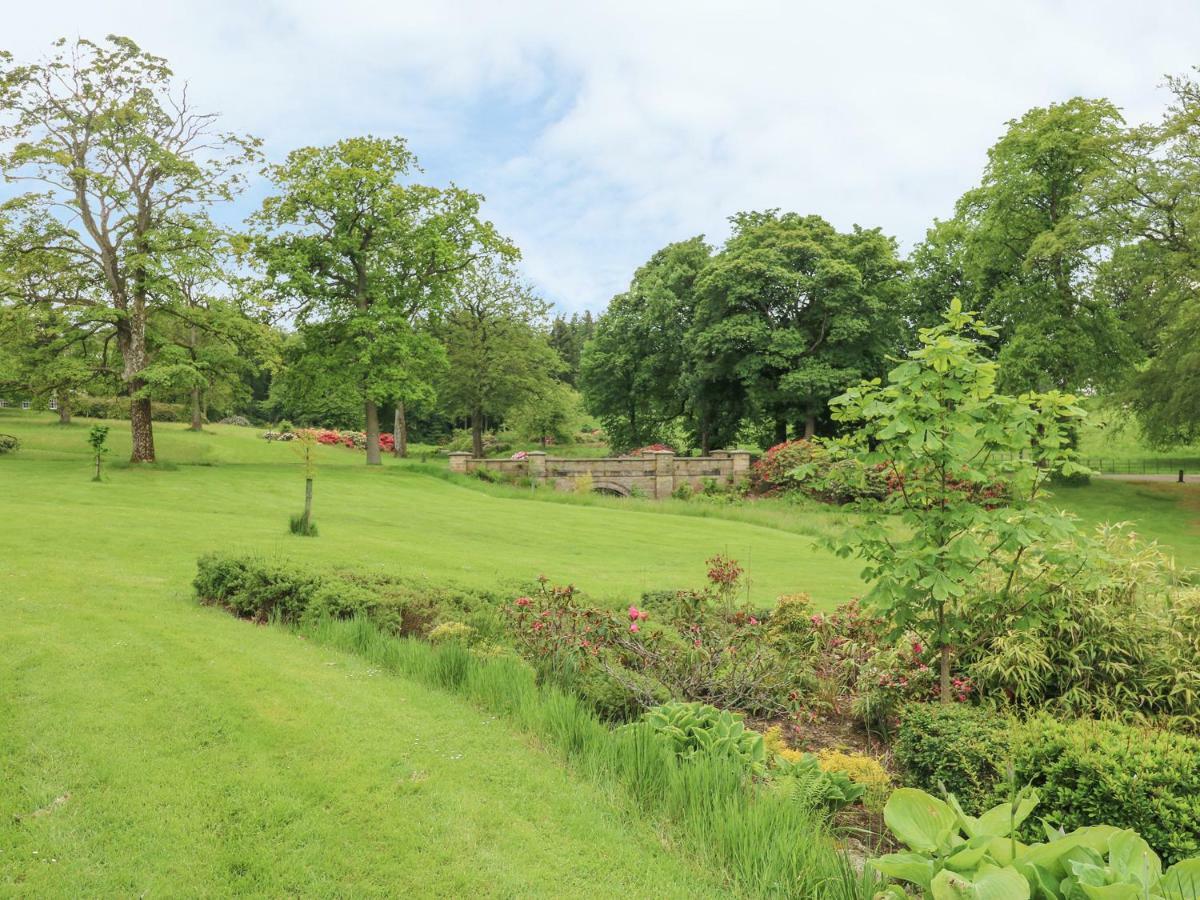 Gate Lodge West Calder Экстерьер фото